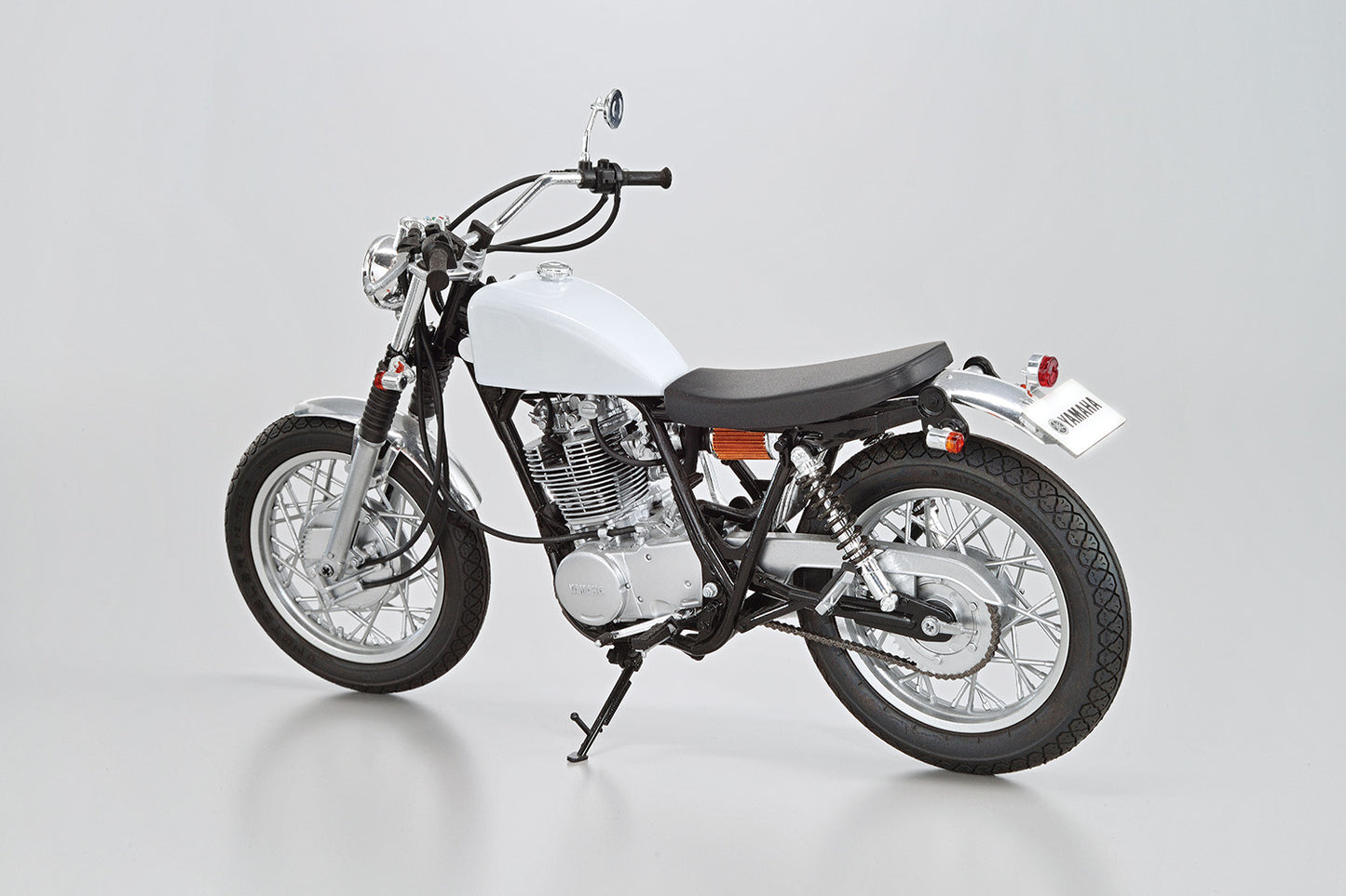 的☆摩托车 1/12 雅马哈 1JR SR400S 限量版 '95 带定制部件