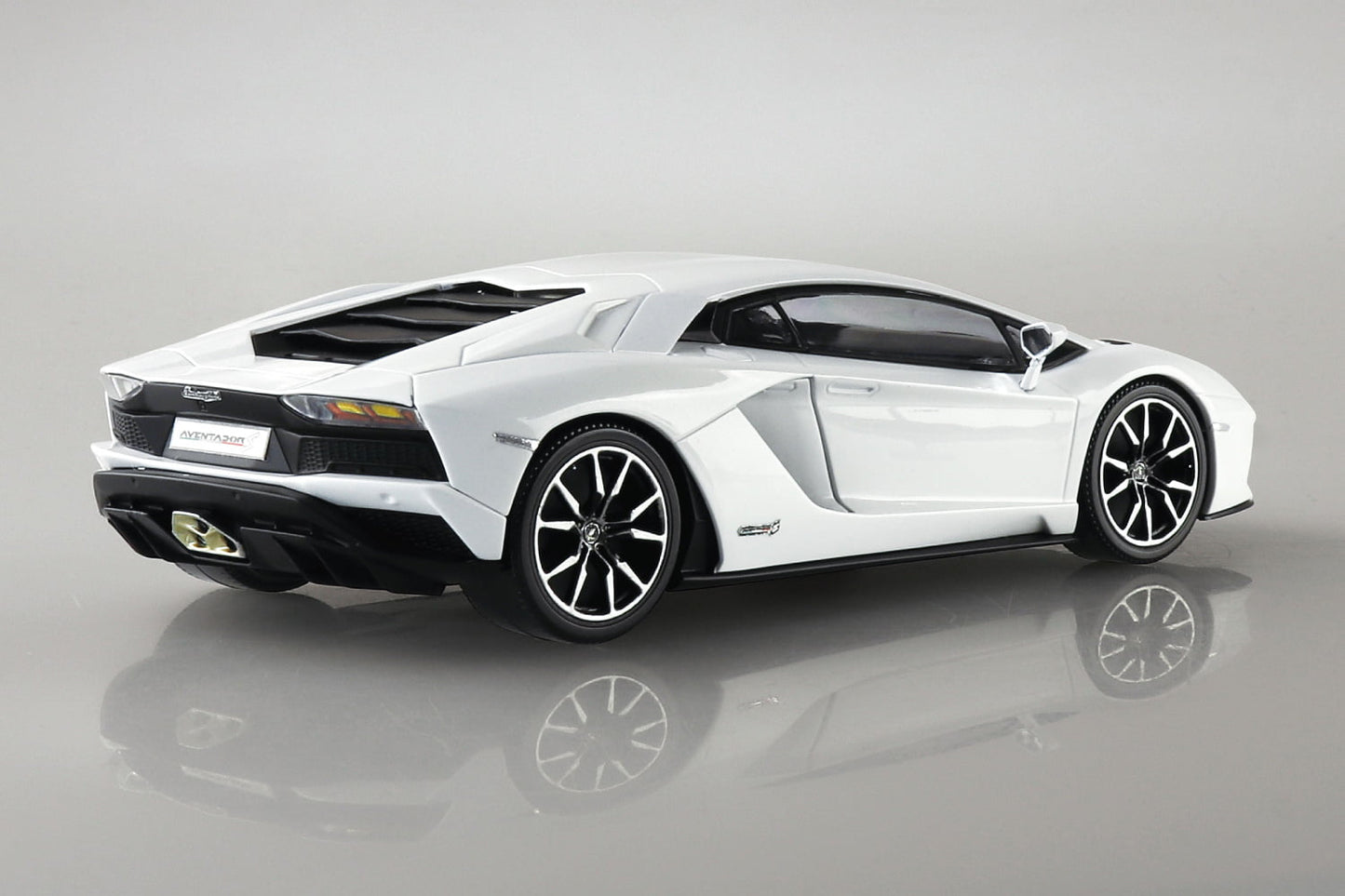 Rakuraku 塑料卡扣套件 兰博基尼 Aventador S(珍珠白)