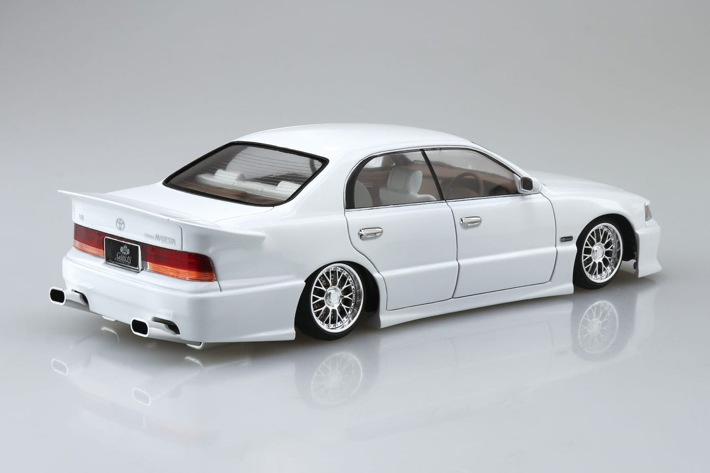 the☆Tuned Car 1/24 GARSON UZS141 Majesta '91 (TOYOTA)