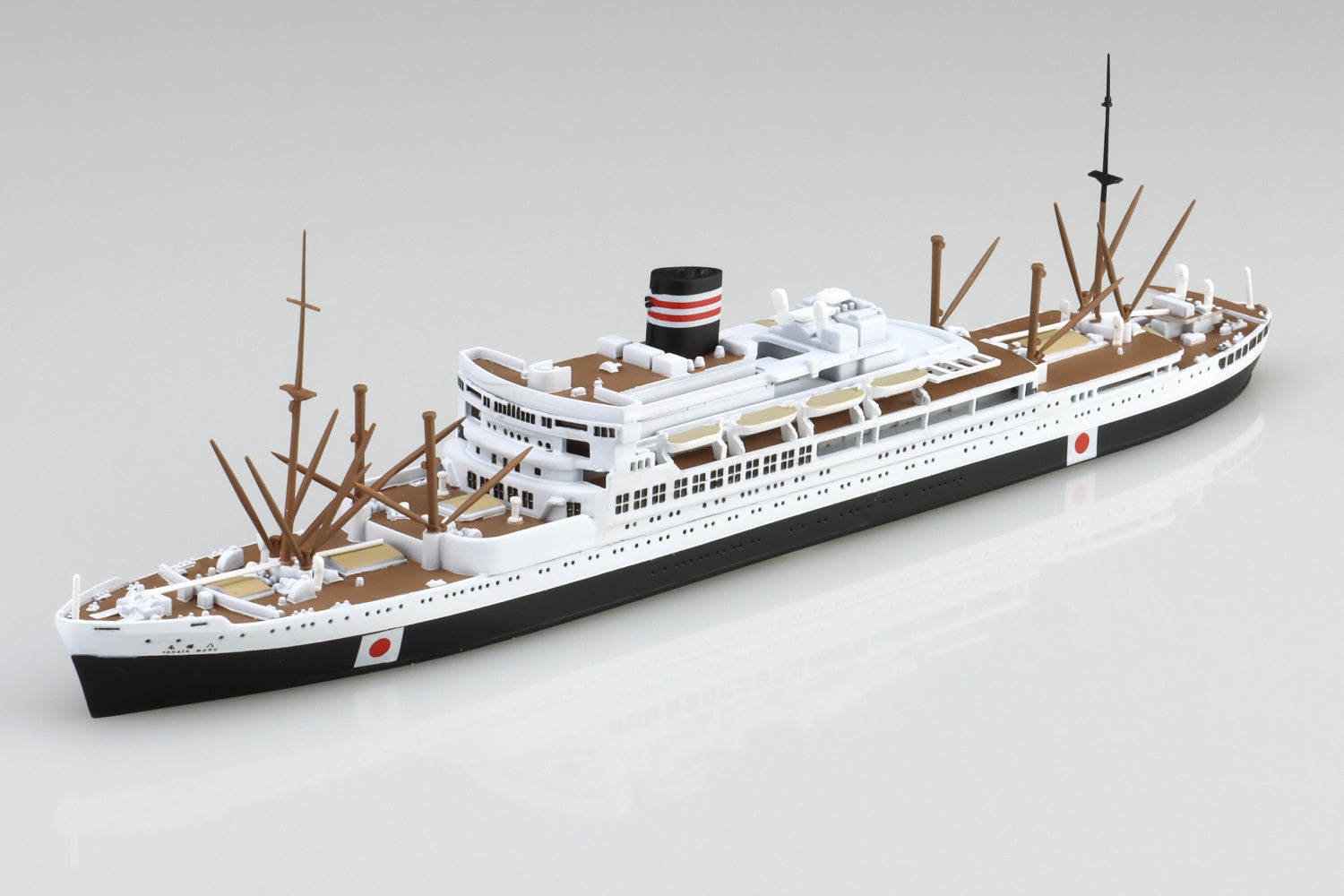 1/700 水线 日本邮船八幡丸号 – viviON BLUE