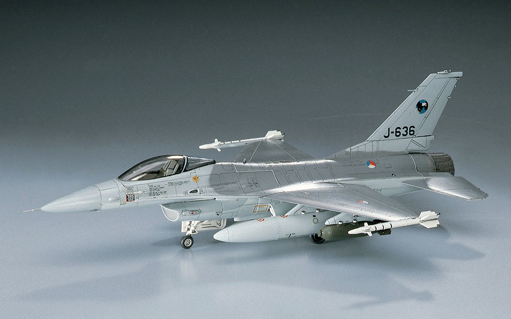 长谷川公司 F-16A Plus Fighting Falcon 1/72