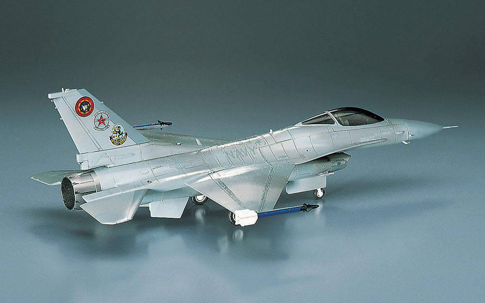 Hasegawa F16N Top Gun 1/72