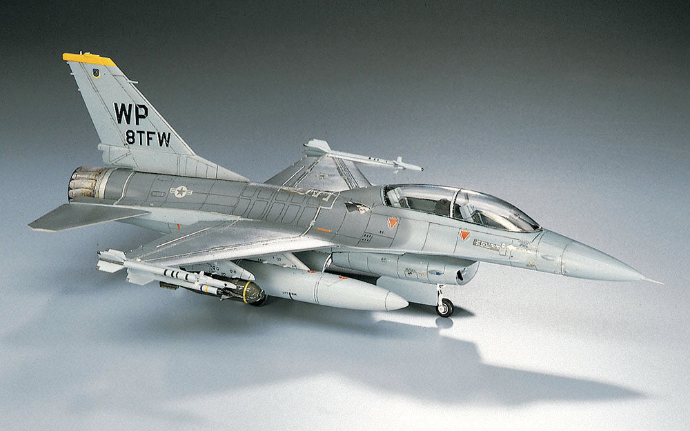 Hasegawa F-16B Plus Fighting Falcon 1/72