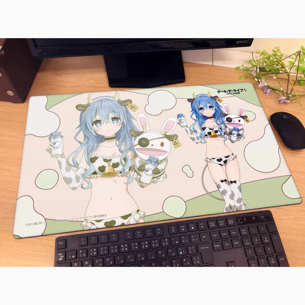 デート・ア・ライブV 描き下ろしラバーマット （四糸乃／牛柄水着）