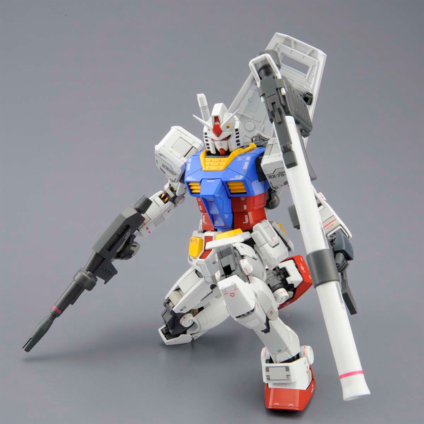 MG 1/100 機動戦士ガンダム RX-78-2 Gundam Ver.3.0