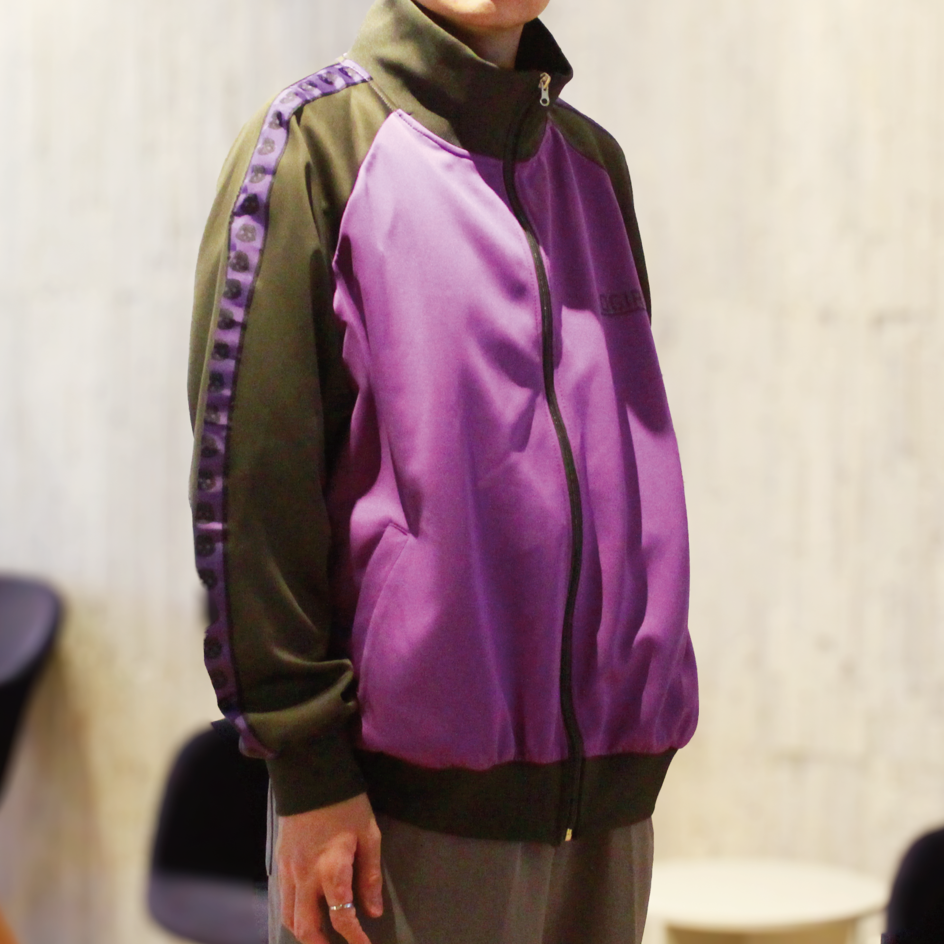 「2着セット」TBDS限定オリジナルジャージ OSAKA おまけシール1枚付き あおぎり高校 公式ジャージ 八十科むじな – viviON BLUE