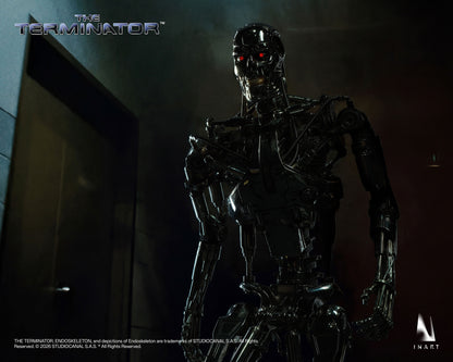 INART Terminator T-800 Endoskeleton 1/6 scale collectibleFigure