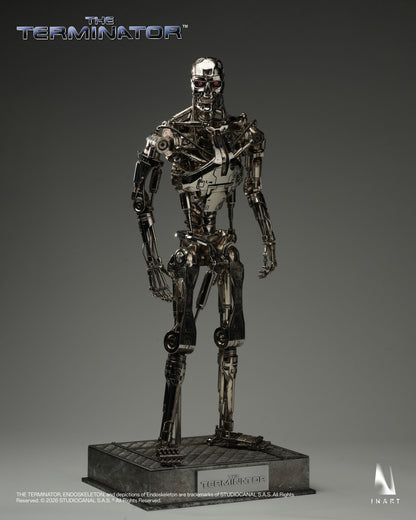 INART Terminator T-800 Endoskeleton 1/6 scale collectibleFigure
