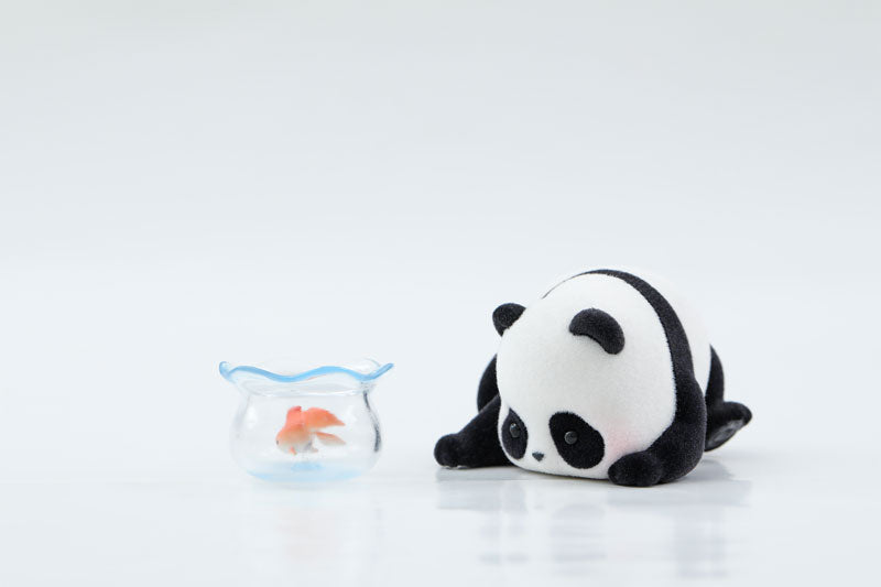 52TOYS BLINDBOX PANDA ROLL 熊猫系列，每盒 8 个。