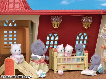 带有红色屋顶和电梯的西尔凡尼亚房屋 Ha-49。