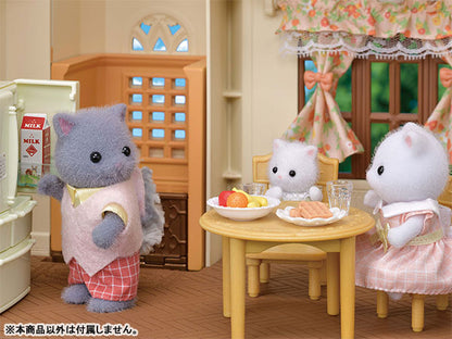 带有红色屋顶和电梯的西尔凡尼亚房屋 Ha-49。