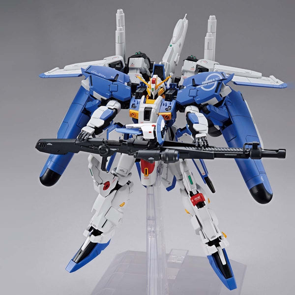 ガンダム、ザブングル1/100スケールモデル MGなど4体 ジャンク品