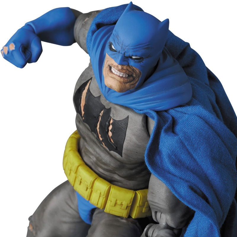 MAFEX BATMAN（TDKR:The Dark Knight Triumphant）