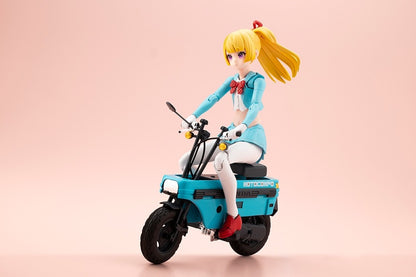 Honda AB12 Motocompo와 함께 Buster Doll Night Alice