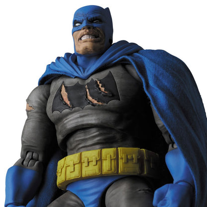 MAFEX BATMAN（TDKR:The Dark Knight Triumphant）
