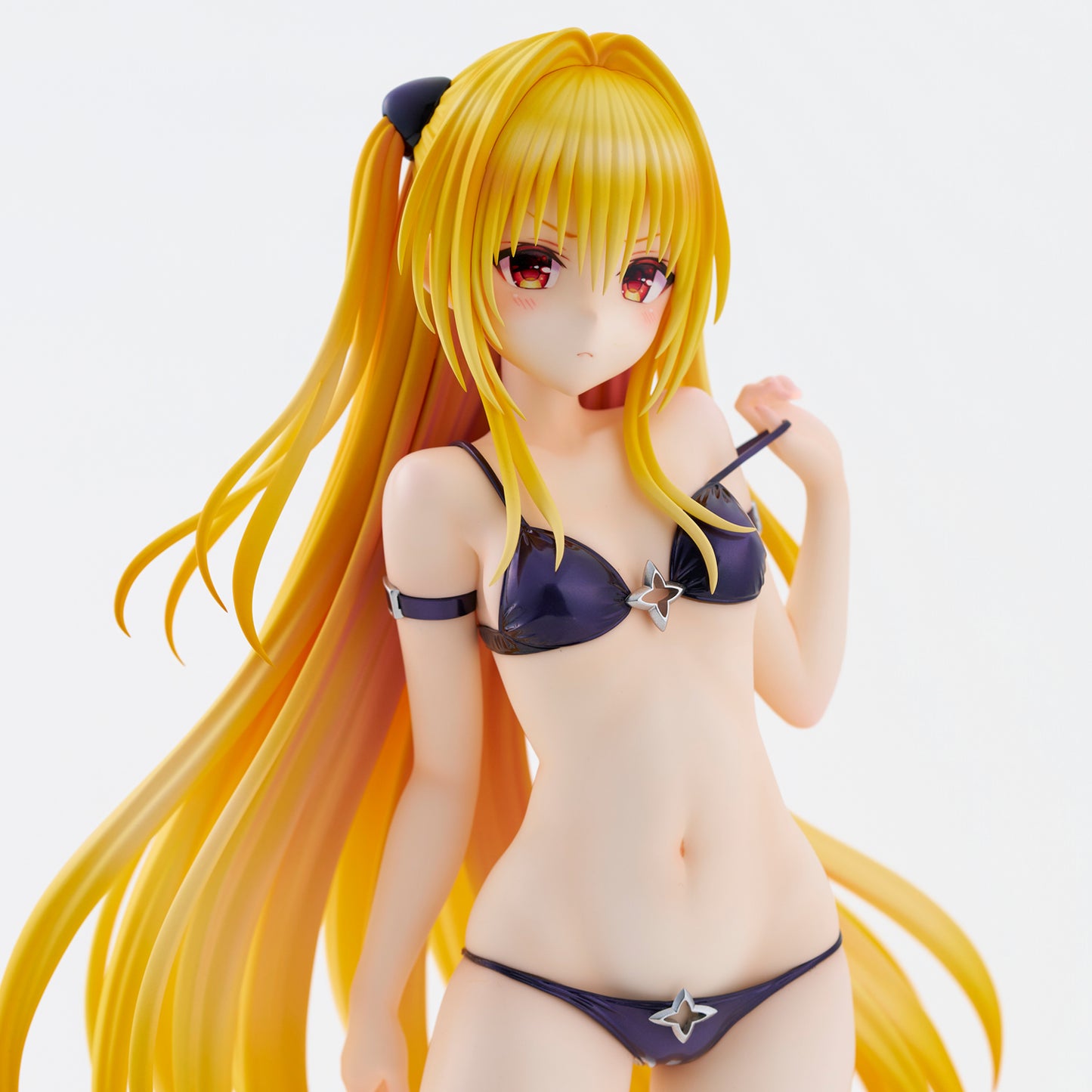 To Love Ru-Trouble-Darkness Swimsuit Series "Golden Darkness" 1/4