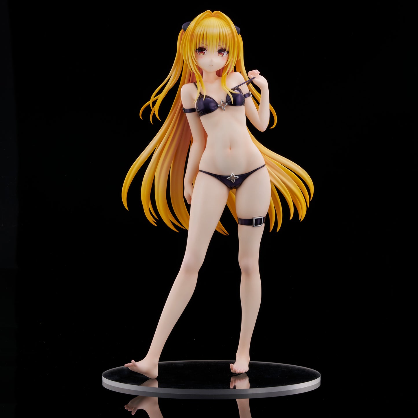 To Love Ru-Trouble-Darkness Swimsuit Series "Golden Darkness" 1/4