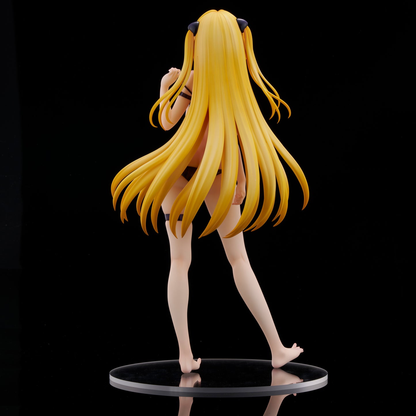 To Love Ru-Trouble-Darkness Swimsuit Series "Golden Darkness" 1/4
